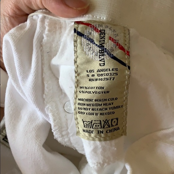 Shellsea High Waisted White Puffer Shorts - Picture 5 of 5